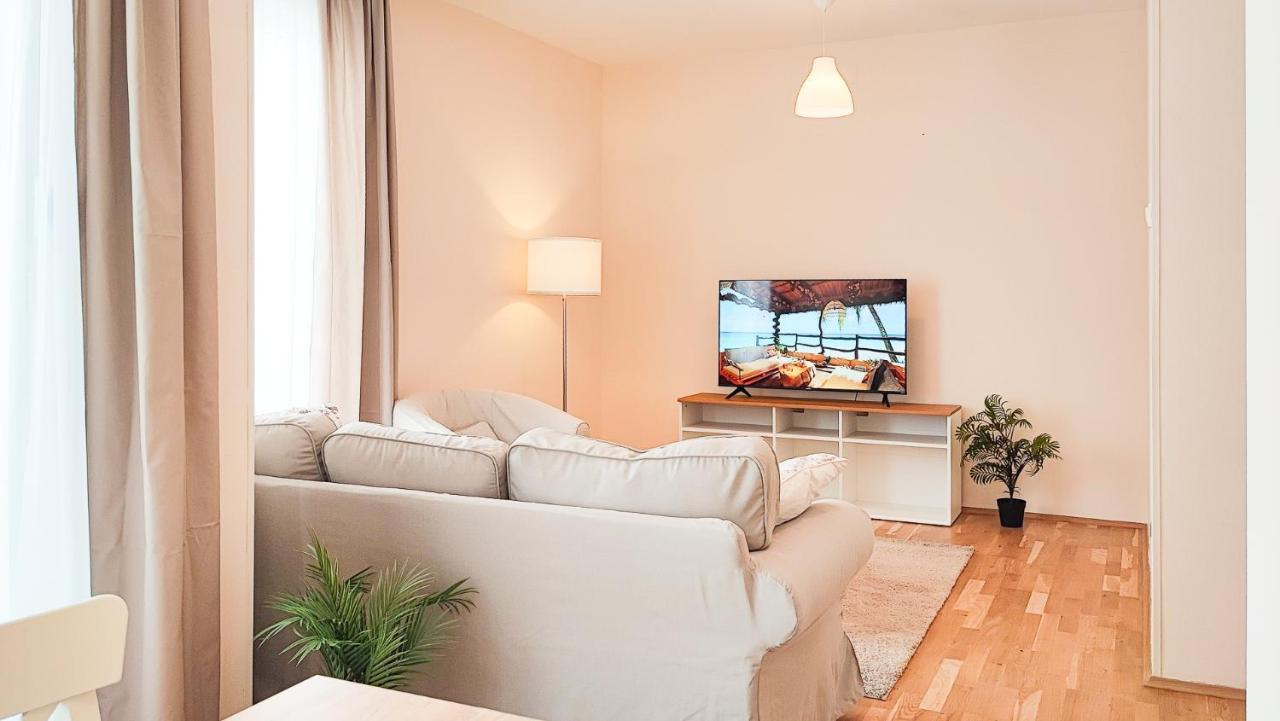 Filinhome Papa Suite 5 Νόβι Σαντ Εξωτερικό φωτογραφία